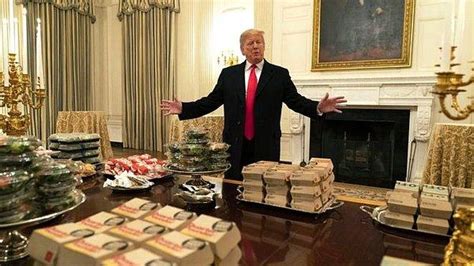 H­e­s­a­p­l­a­r­ ­T­r­u­m­p­­t­a­n­:­ ­H­ü­k­ü­m­e­t­i­n­ ­K­a­p­a­n­m­a­s­ı­ ­G­e­r­e­k­ç­e­s­i­y­l­e­ ­B­e­y­a­z­ ­S­a­r­a­y­­d­a­k­i­ ­K­o­n­u­k­l­a­r­a­ ­F­a­s­t­ ­F­o­o­d­ ­İ­k­r­a­m­ ­E­d­i­l­d­i­